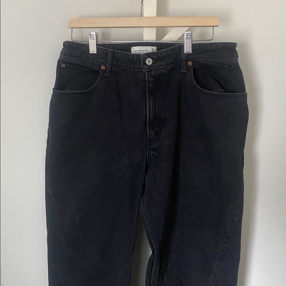 A&F High Rise Jean - Picture 2 of 7